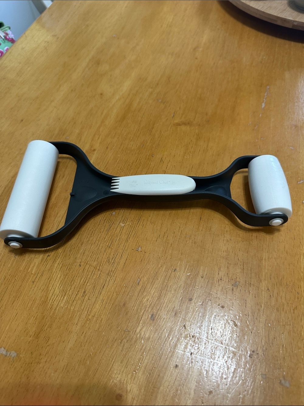 The Pampered Chef Bakers dough tool